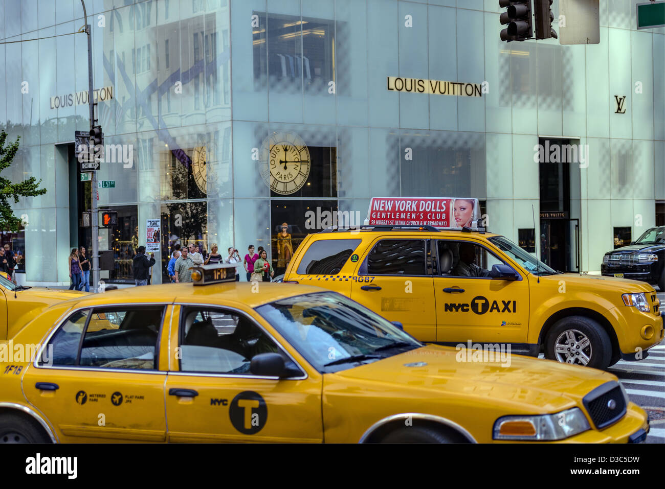 Louis Vuitton Store auf der 5th Avenue, Manhattan New York City, USA Stockfoto