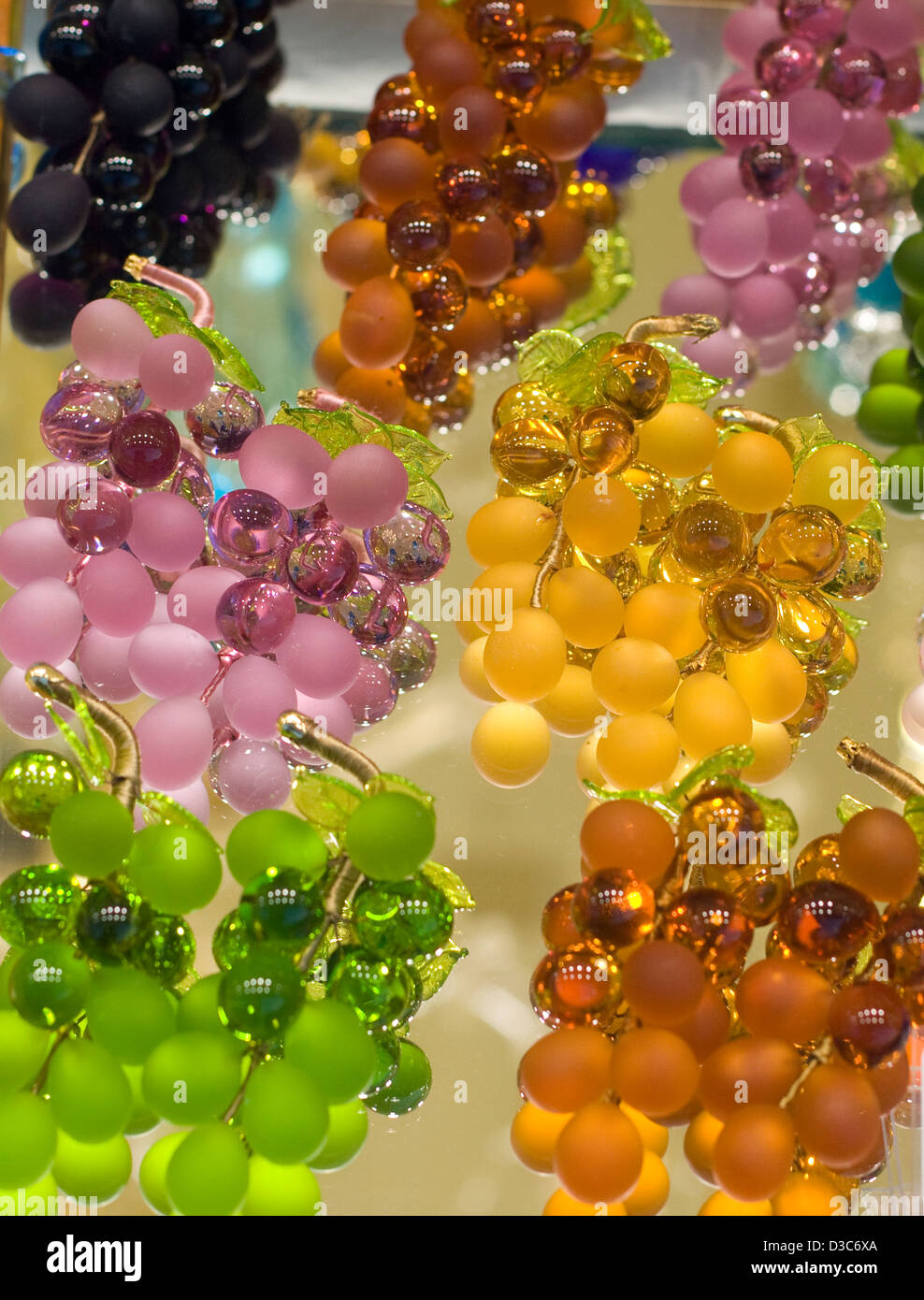 Dekorative Glas-Trauben von der Insel Murano in der venezianischen Lagune-Italien Stockfoto