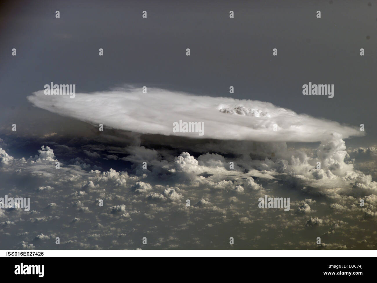 Cumulonimbus Wolke über Afrika (NASA, internationale Raumstation Wissenschaft, 05.02.08) Stockfoto