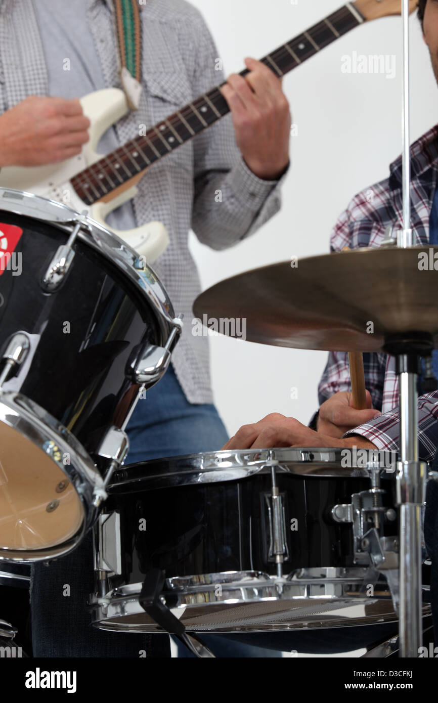 Schlagzeuger in einer band Stockfoto