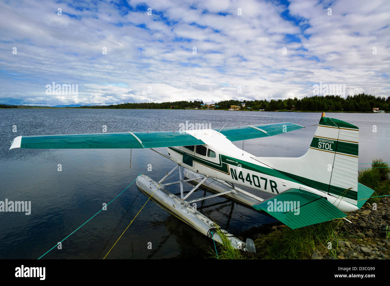 Wasserflugzeug vor Anker am Beluga Bay, Homer, Alaska, USA Stockfoto