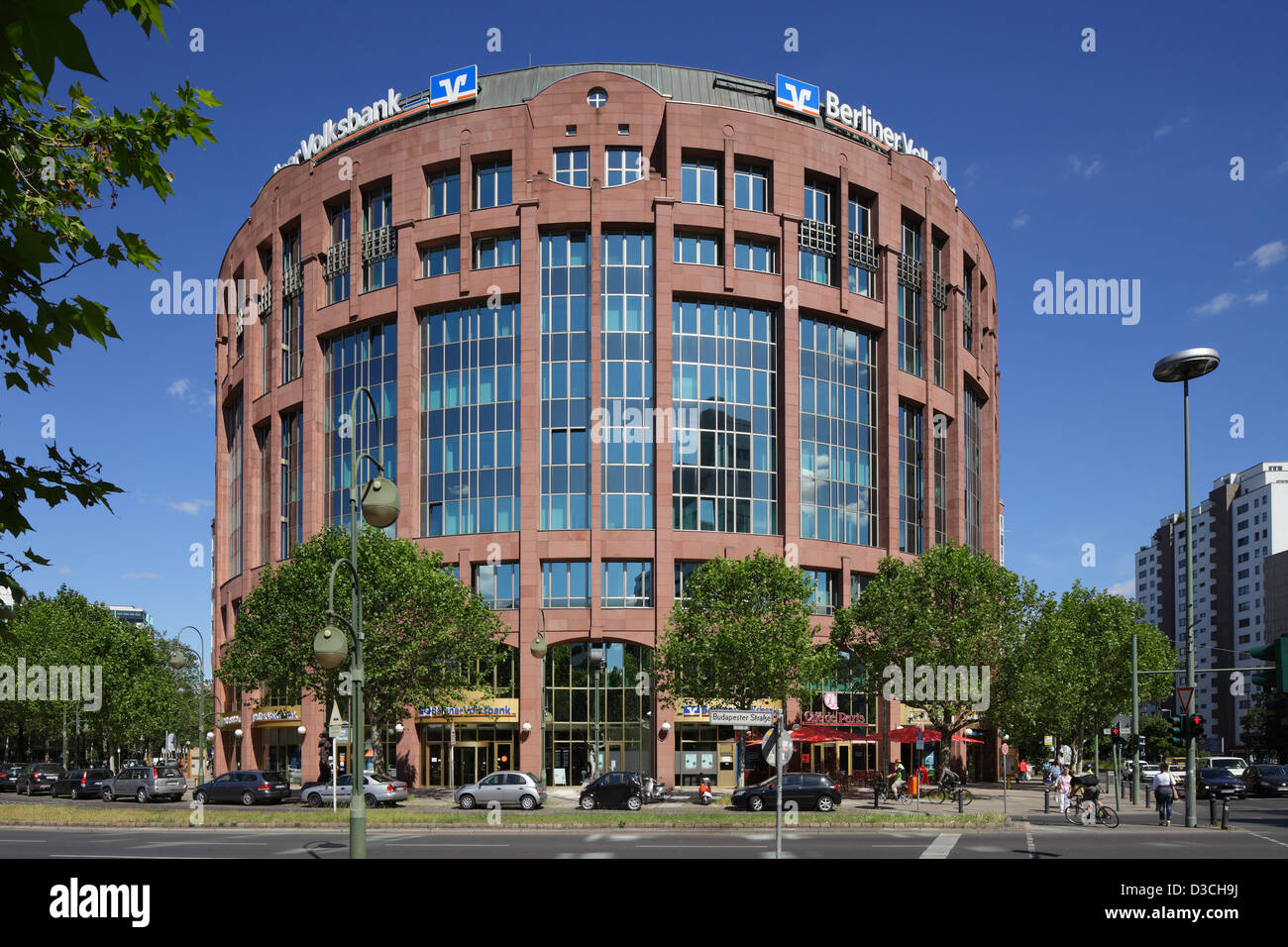 Berlin, Deutschland, Sitz der Berliner Volksbank eG an der Budapester Straße Stockfoto