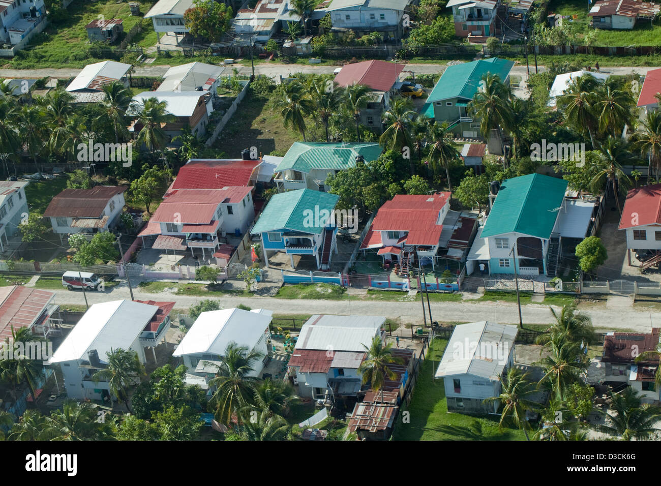 Georgetown, Guyana. Suburban Wohnungsbau aus der Luft. Liebäugeln Sie Flugplatz. Stockfoto