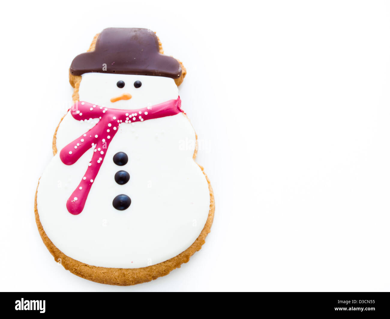 Gourmet-Schneemann Cookies auf weißem Hintergrund. Stockfoto