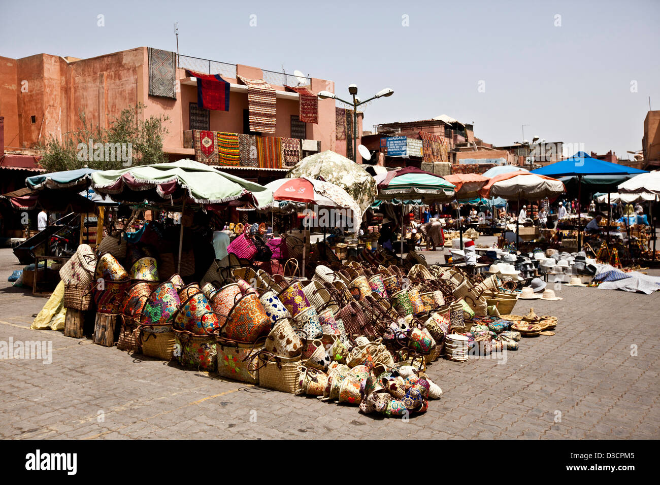 Körbe für den Verkauf im Souk, Marrakesch, Marokko Stockfoto