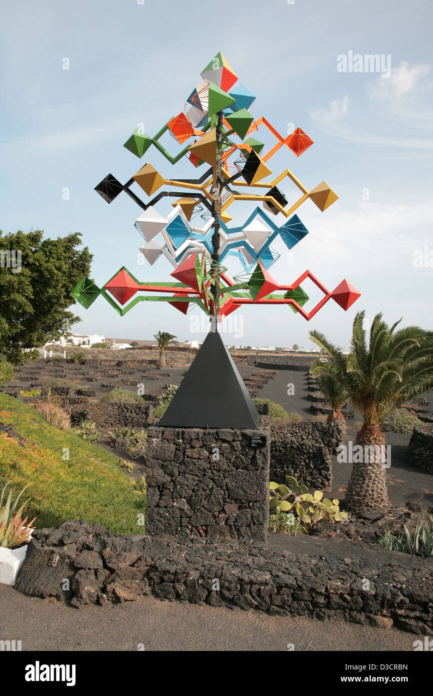 Energy Pyramid Windspiel Garten Deko Lanzarote Cesar Manrique nachhaltig 