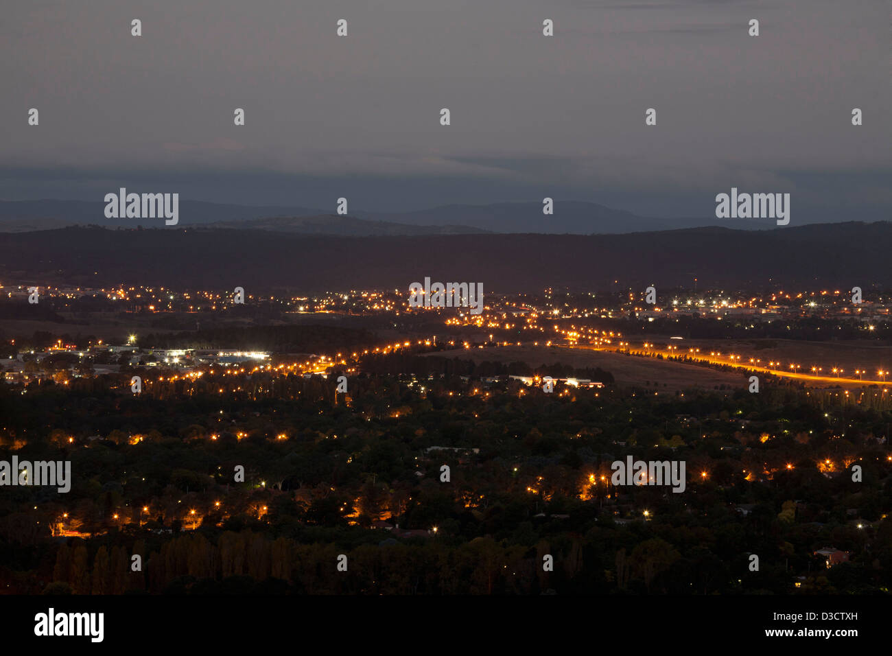 Die städtischen Lichter der Canberra-Australien Stockfoto