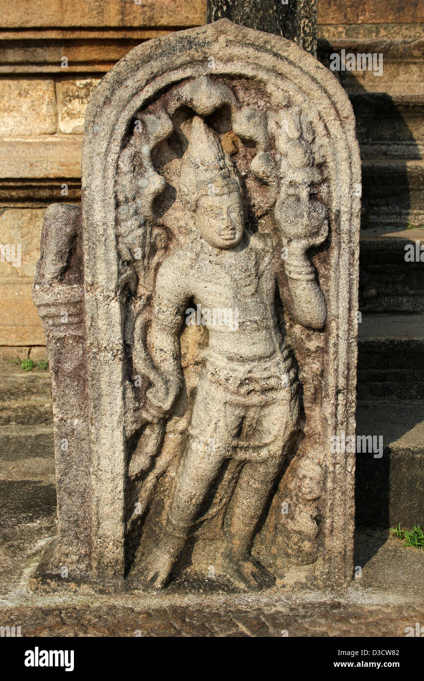 Geschnitzte Guard Stein auf der einen Seite der Eingang Schritte zum Isurumuniya-Tempel Stockfoto