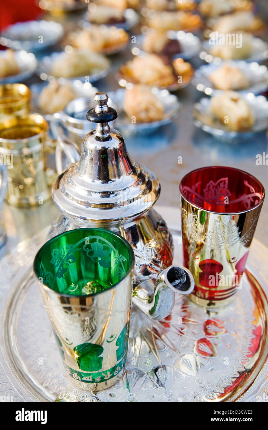 Arabische Tee und Kuchen Stockfoto