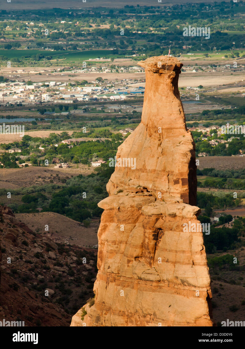 Colorado National Monument ist ein Teil des National Park Service in der Nähe der Stadt Grand Junction, Colorado. Spektakuläre Schluchten tief in Sandstein und Granit Gneis - Schiefer Felsformationen, in einigen Bereichen. Stockfoto