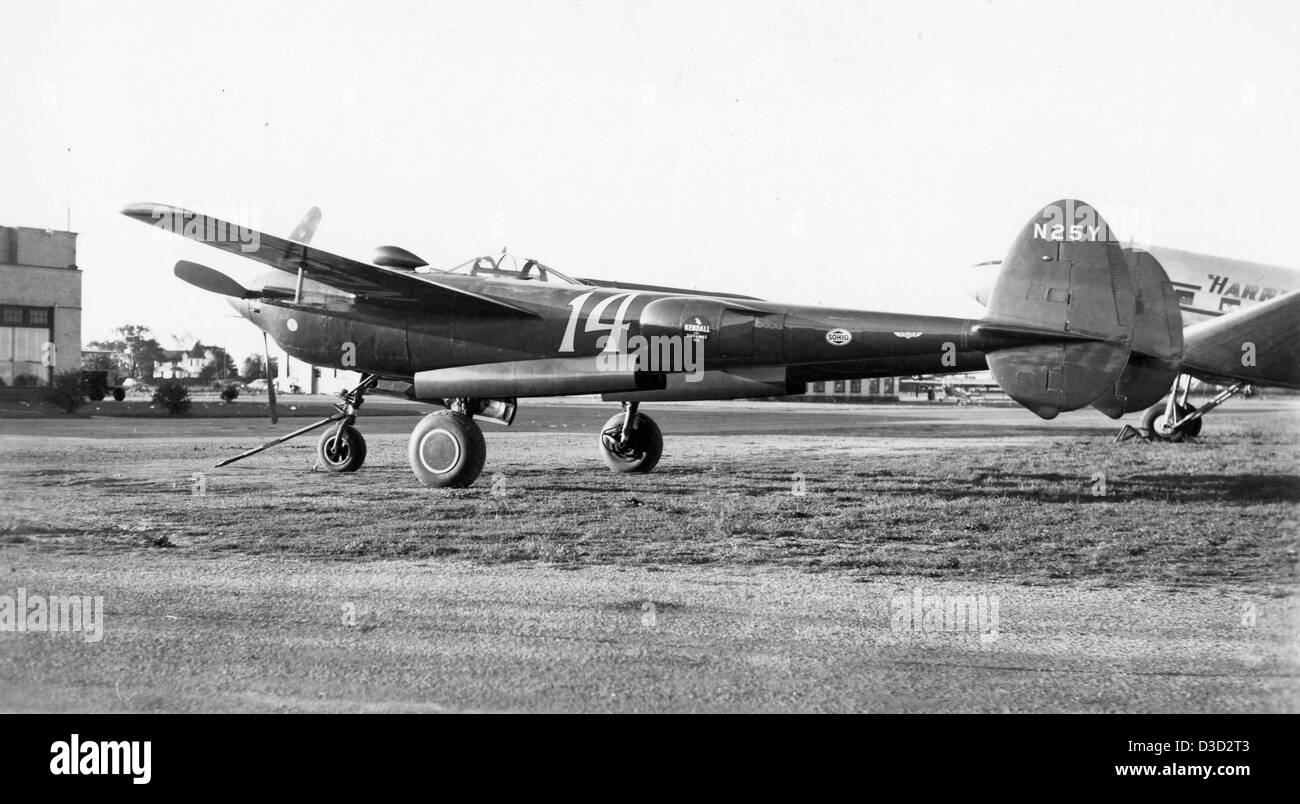 Die Douglas D-558-2 war ein Raketenflugzeug, das in den späten 1940er Jahren für experimentelle Hochgeschwindigkeitsflugforschung entwickelt wurde. Es wurde sowohl für die Überschallforschung als auch für die transonische Forschung entwickelt. Stockfoto