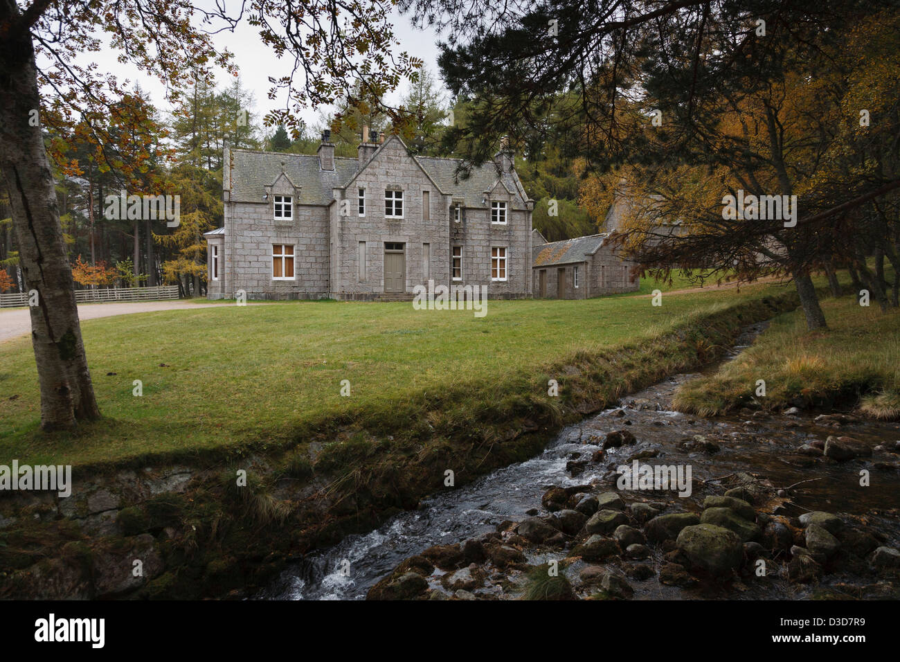 Glas Allt Shiel Lodge am Loch Muick, erbaut als Royal Lodge von Königin Victoria im Jahre 1860 Stockfoto