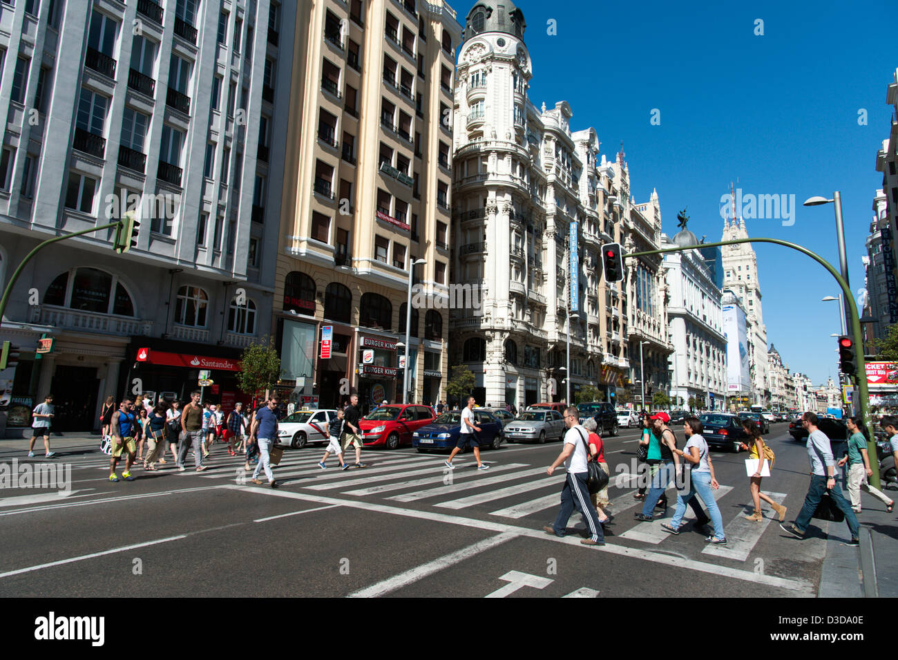 Zebrastreifen an der Gran Via, Madrid, Spanien Stockfoto