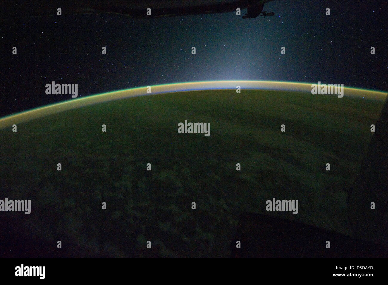 Panorama: Erdkruste atmosphärischer Gliedmaßen (NASA, internationale Raumstation, 24.11.11) Stockfoto