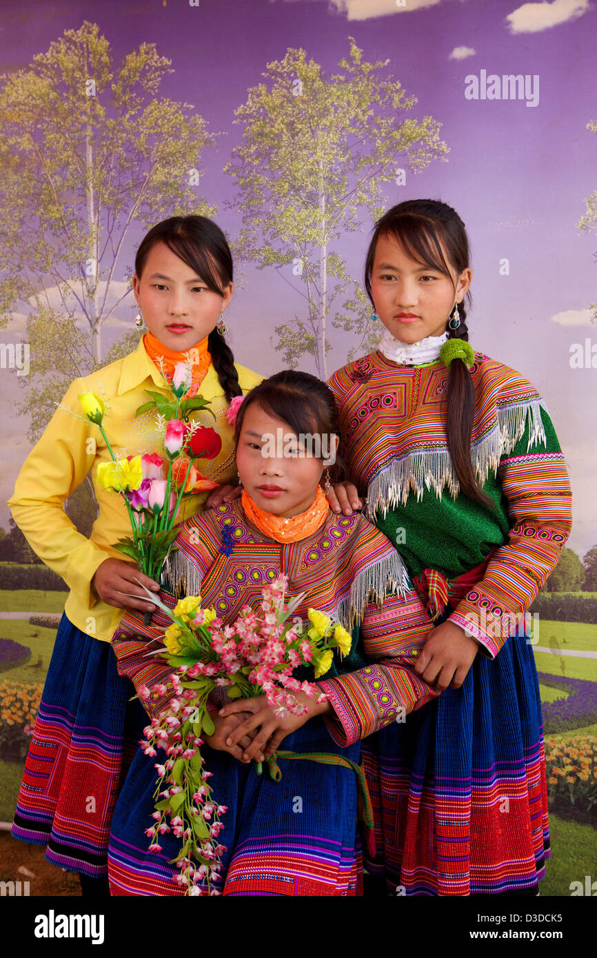 Vietnam, können Cau Markt. Flower Hmong-Minderheit Stockfoto