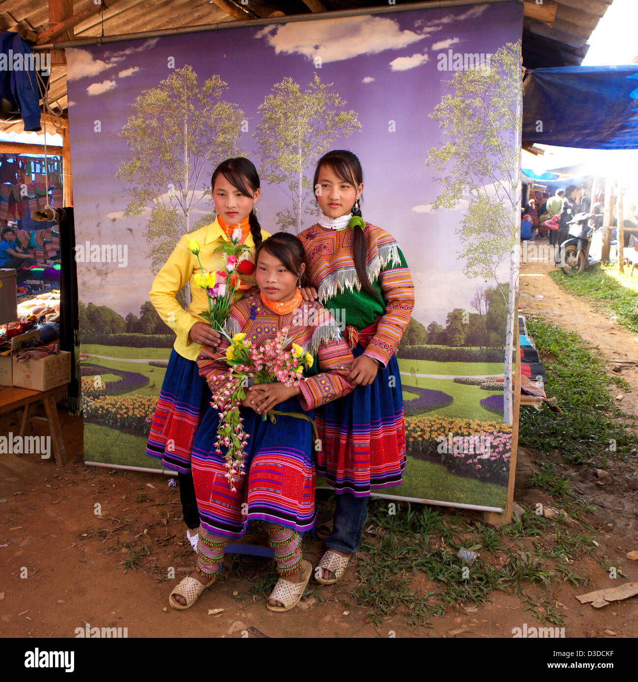 Vietnam, können Cau Markt. Flower Hmong-Minderheit Stockfoto