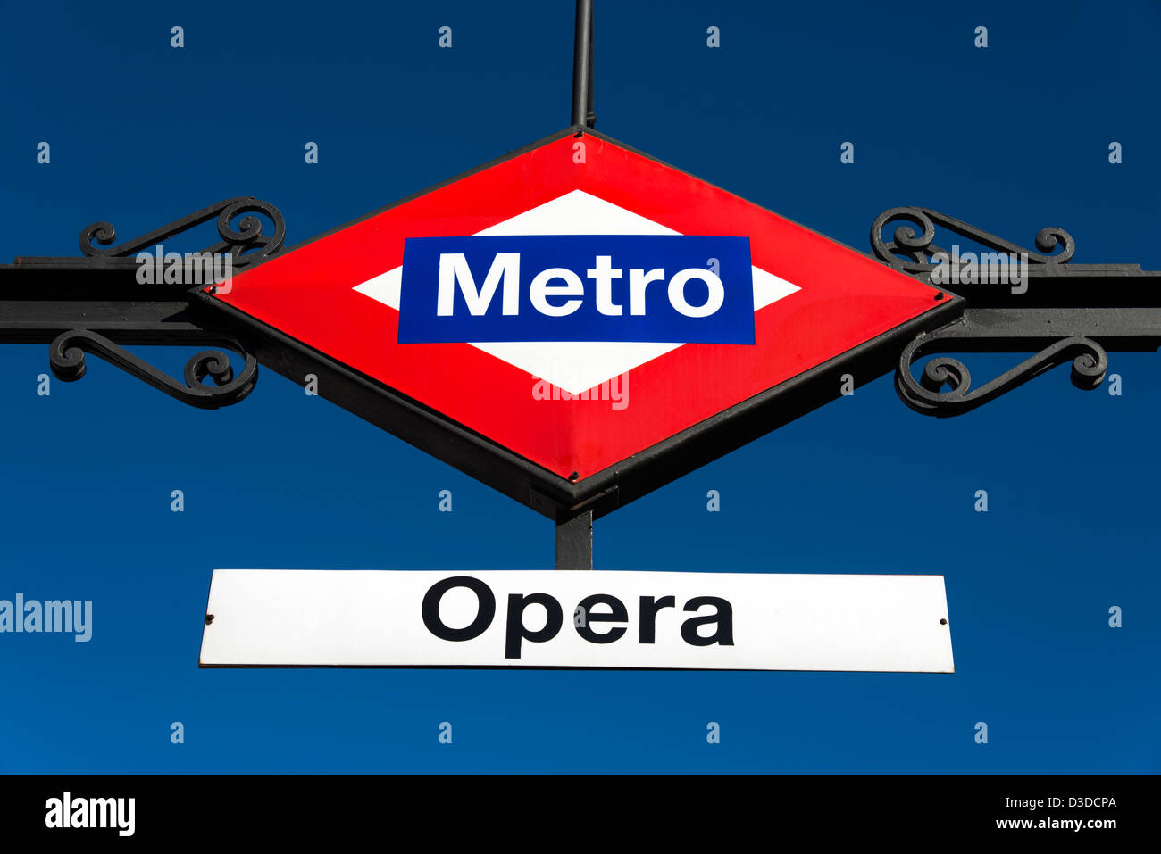 Oper u-Bahnstation Zeichen, Madrid, Spanien Stockfoto