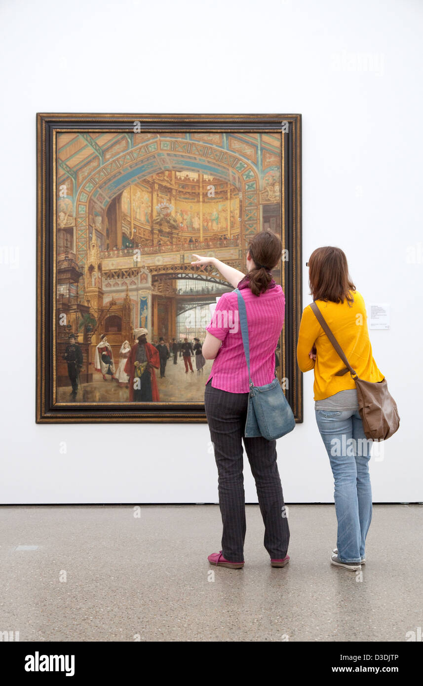 Essen, Deutschland, Folkwang Museum Besucher schauen Sie sich Bilder einer Metropole Stockfoto