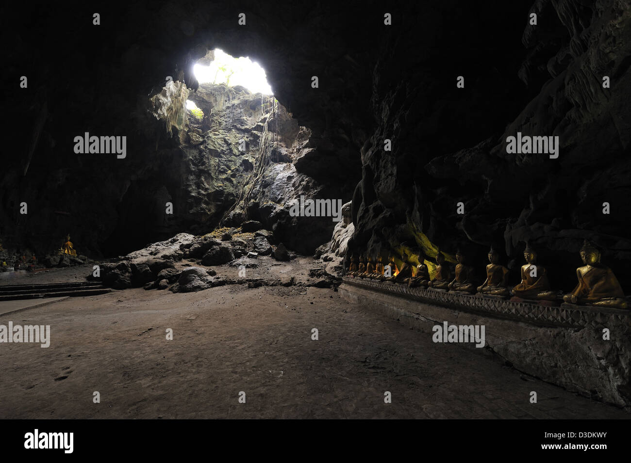 Buddha Skulpturen am Khao Luang Höhle. Phetchaburi. Thailand Stockfoto