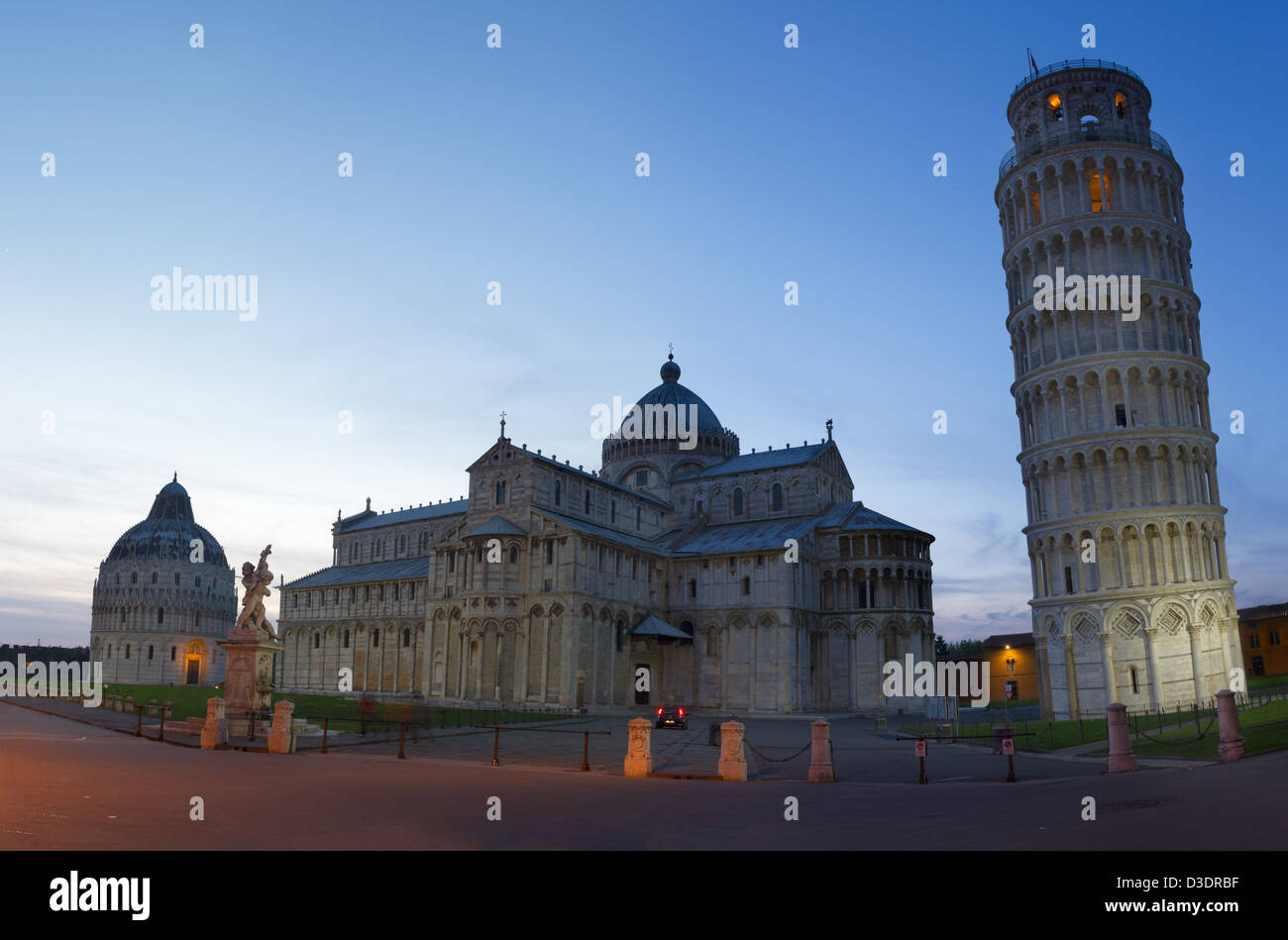 Piazza dei Miracoli in der Abenddämmerung, Pisa, Toskana, Italien Stockfoto