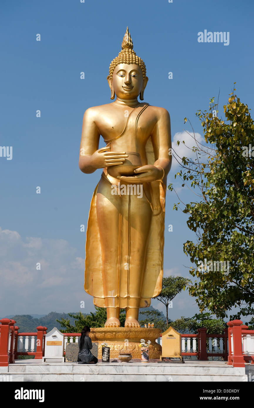 Tha Ton, Thailand, Buddha-Statue im Wat Tha Ton Stockfoto