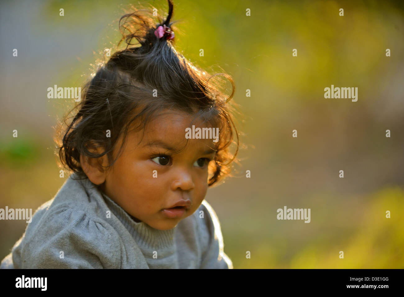 Glückliches Gesicht eines indischen Baby-Mädchen Stockfoto