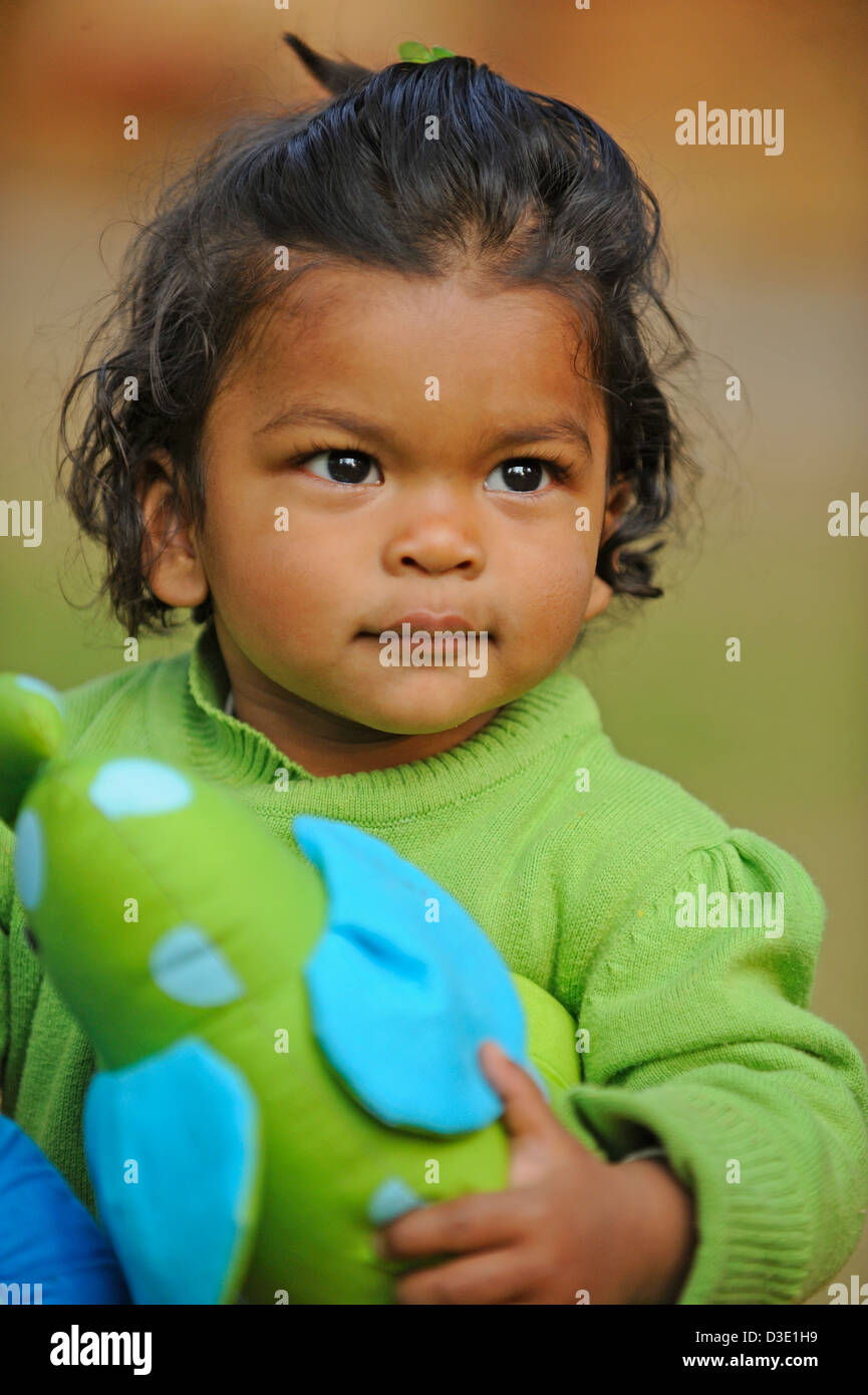 Glückliches Gesicht eines indischen Baby-Mädchen Stockfoto