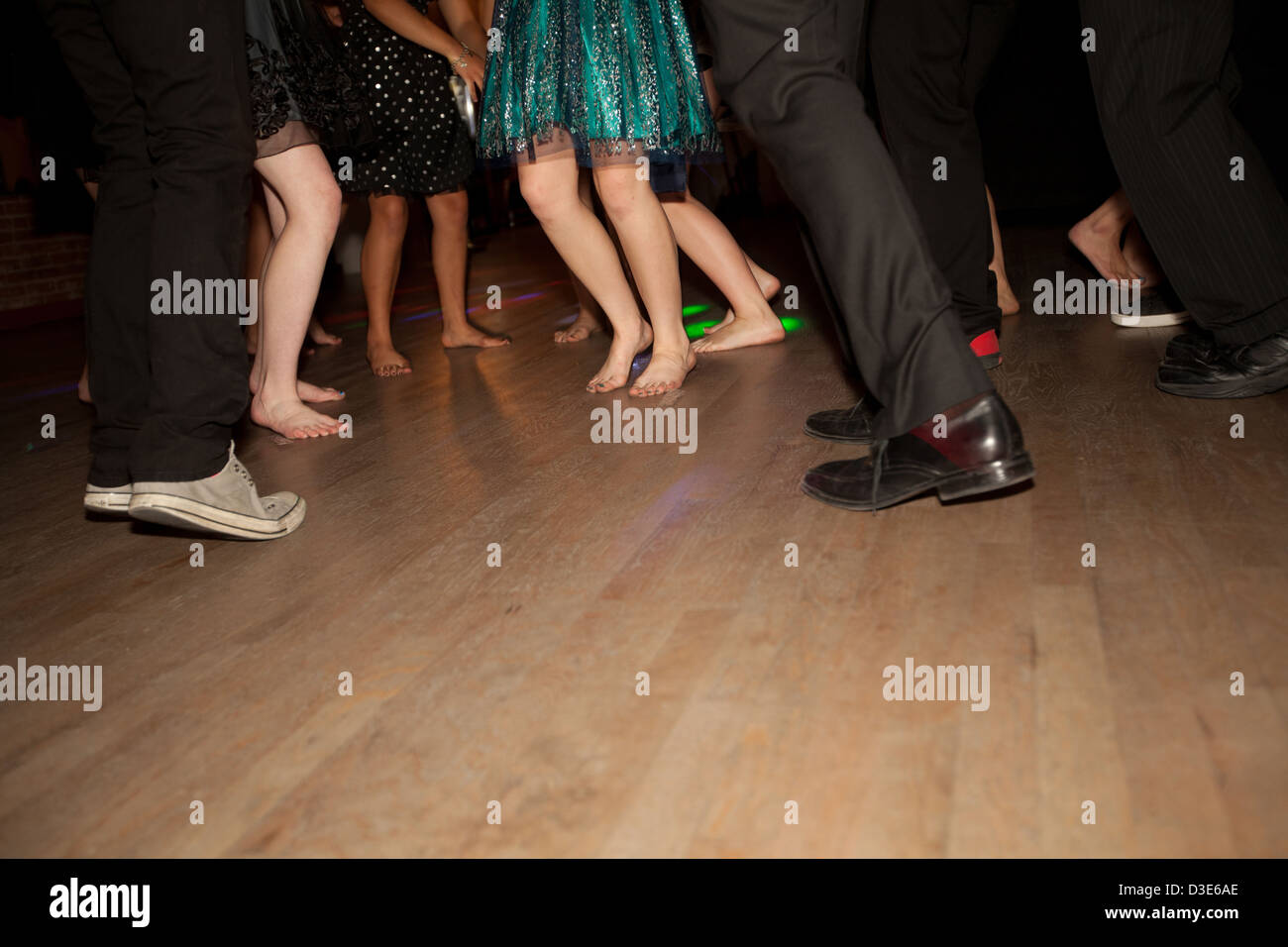 Teenager Füße auf Holz Tanzfläche tanzen, High School dance-Party. Stockfoto