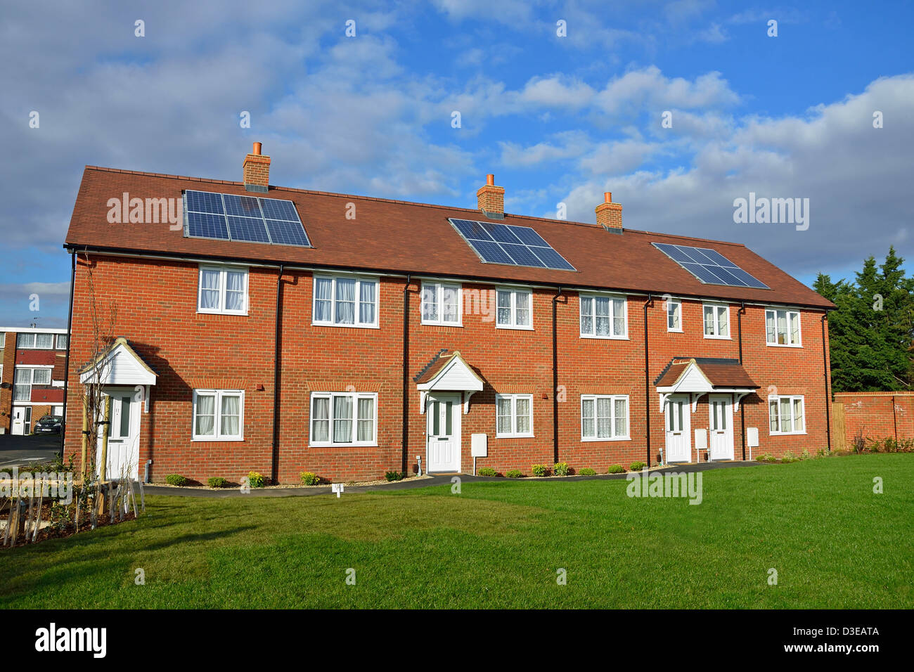 Neue Reihenhäuser, High Street, Stanwell Dorf, England, Vereinigtes Königreich Stockfoto