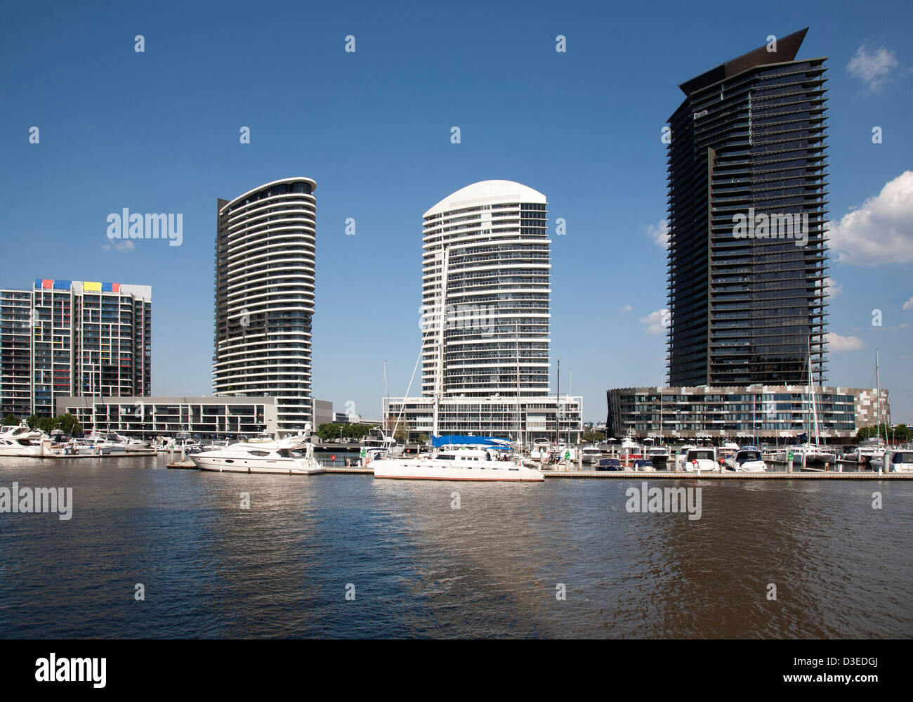 Wohnungen am Wasser und Marina am Victoria Harbour Docklands Melbourne Victoria Australien Stockfoto