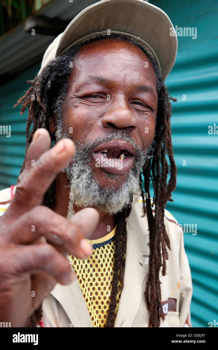 KARIBISCHE RASTA MANN, DOMINICA Stockfoto