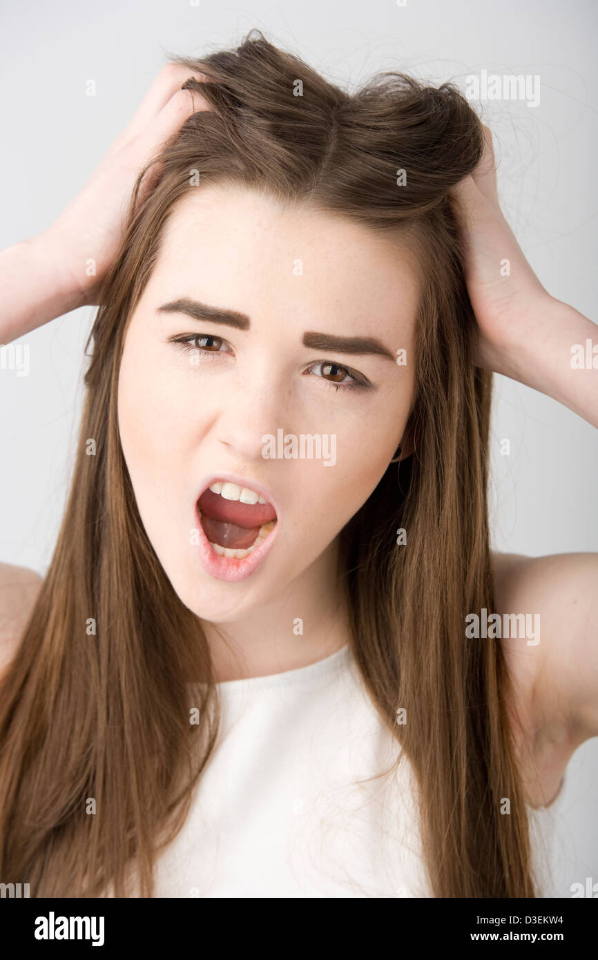 Teenager-Mädchen auf der Suche frustriert / wütend. Stockfoto