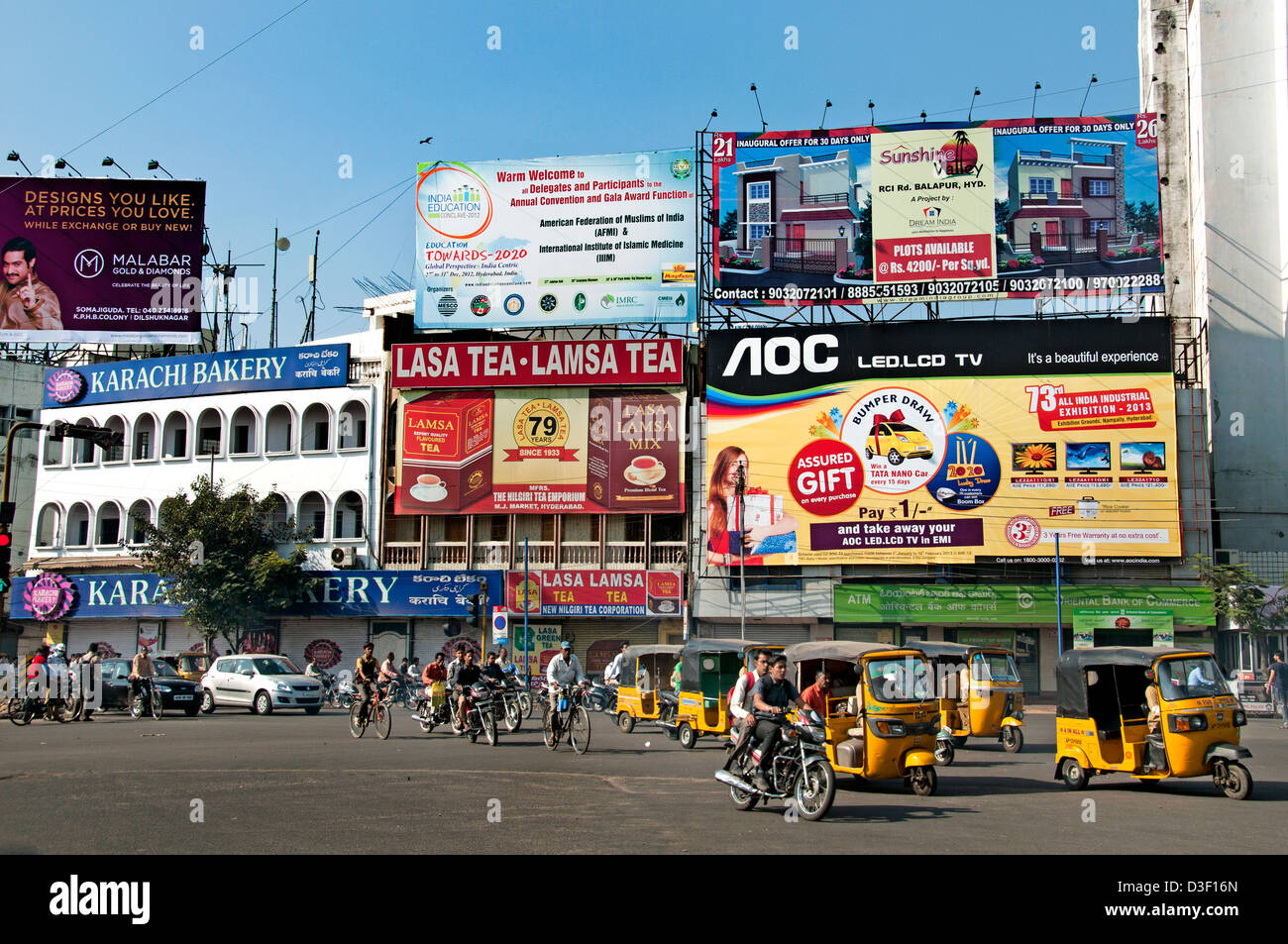 Hyderabad Indien Billboards Lasa Lamsa Tee Andhra Pradesh Stockfoto