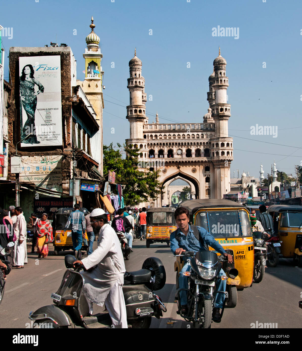 Der Charminar 1591 Moschee Hyderabad, Andhra Pradesh Indien Ostufer des Musi nordöstlich liegt der Laad-Basar Stockfoto