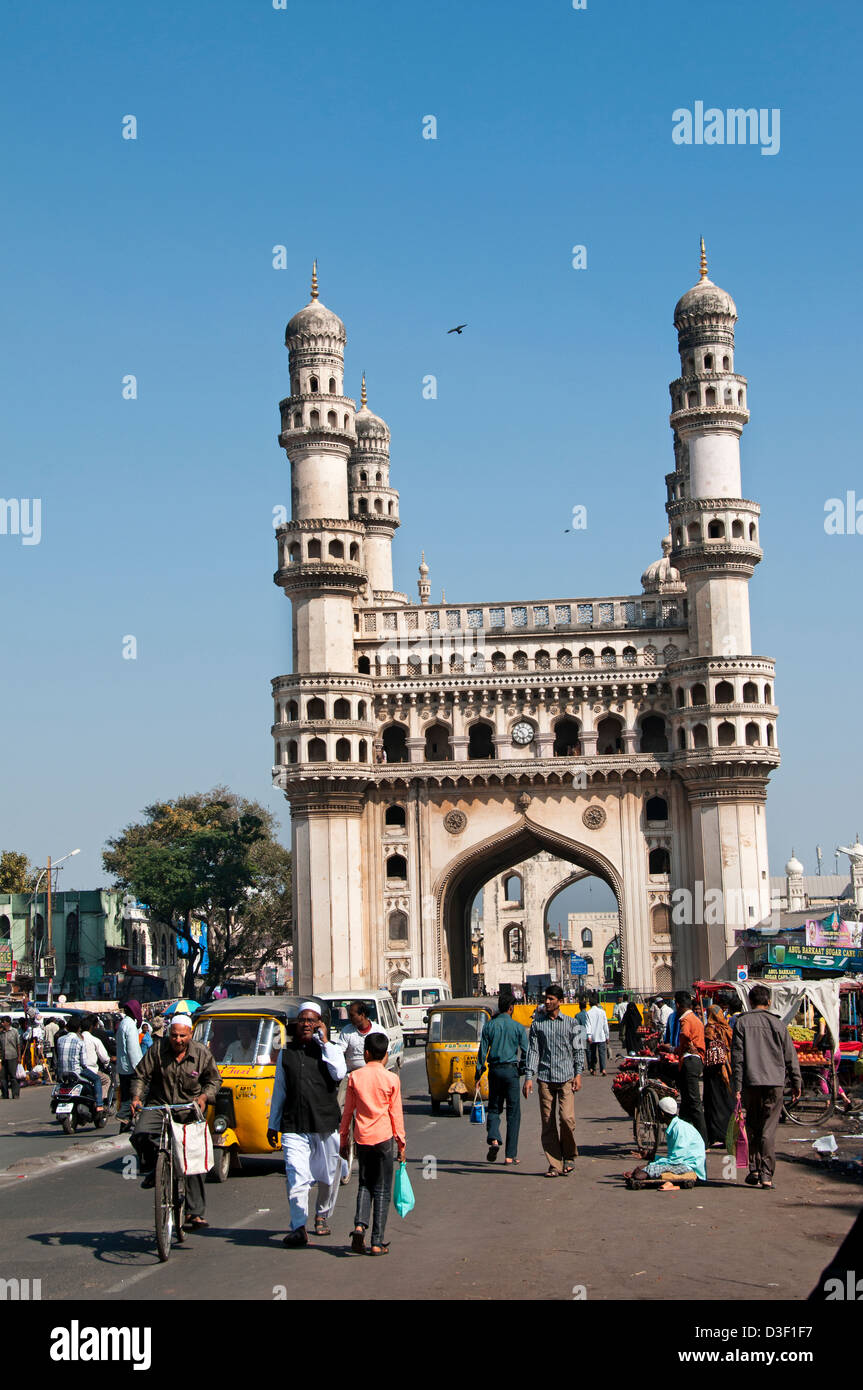 Der Charminar 1591 Moschee Hyderabad, Andhra Pradesh Indien Ostufer des Musi nordöstlich liegt der Laad-Basar Stockfoto