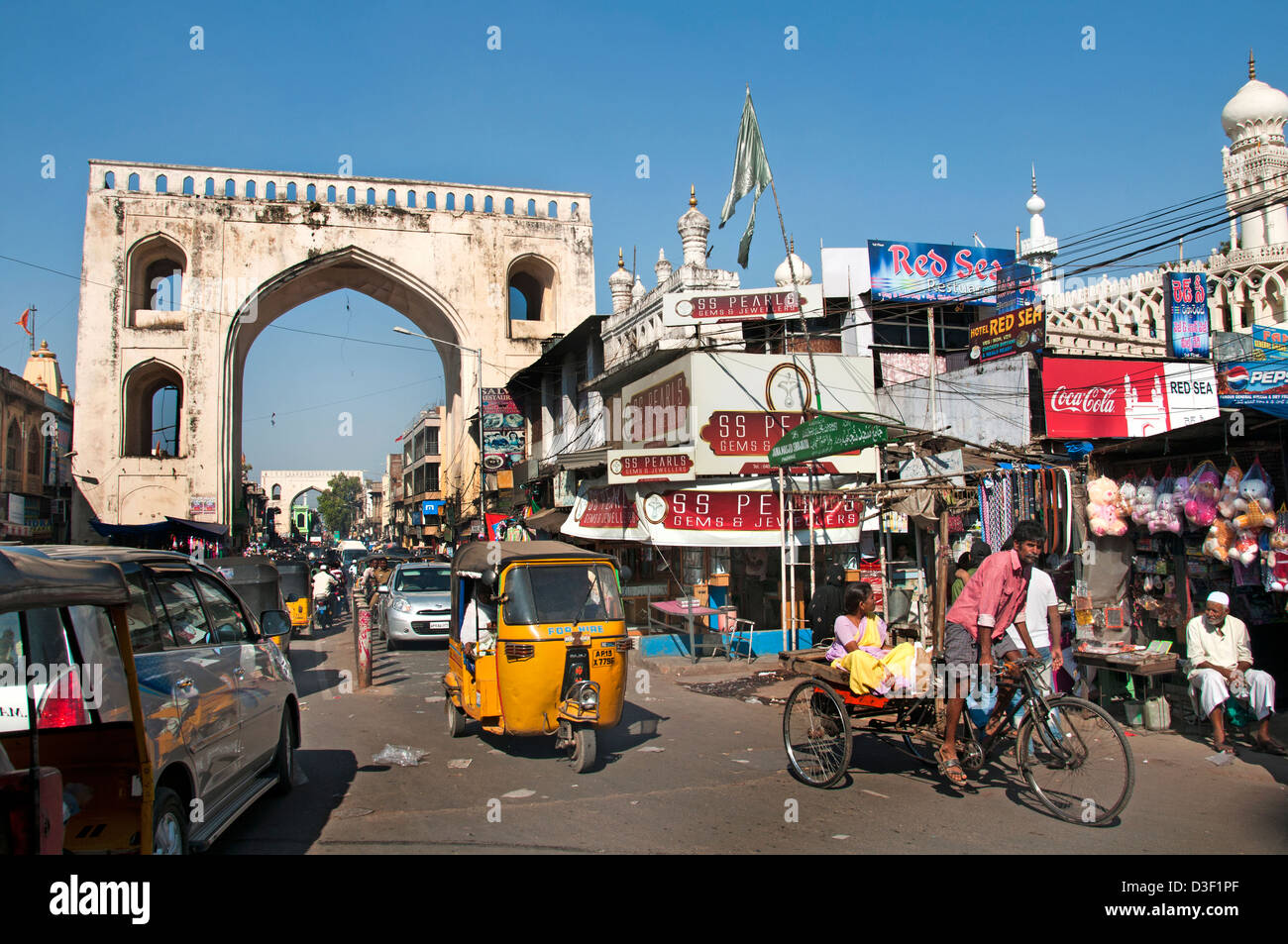 LAAD Basar oder Choodi Basar Altmarkt befindet sich rund um den historischen Charminar Hyderabad Indien Andhra Pradesh Stockfoto