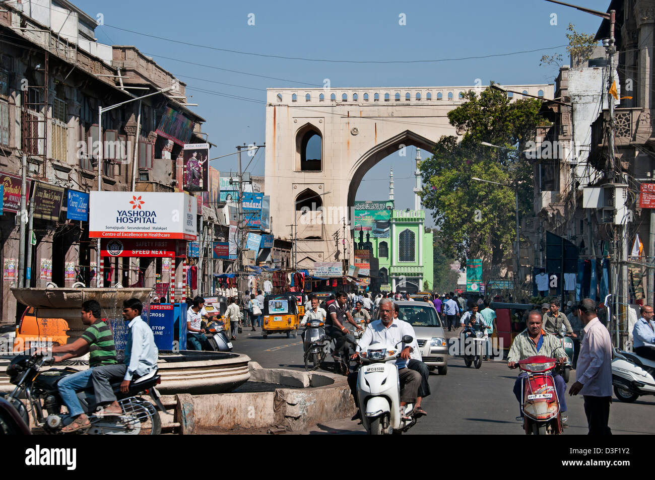 LAAD Basar oder Choodi Basar Altmarkt befindet sich rund um den historischen Charminar Hyderabad Indien Andhra Pradesh Stockfoto