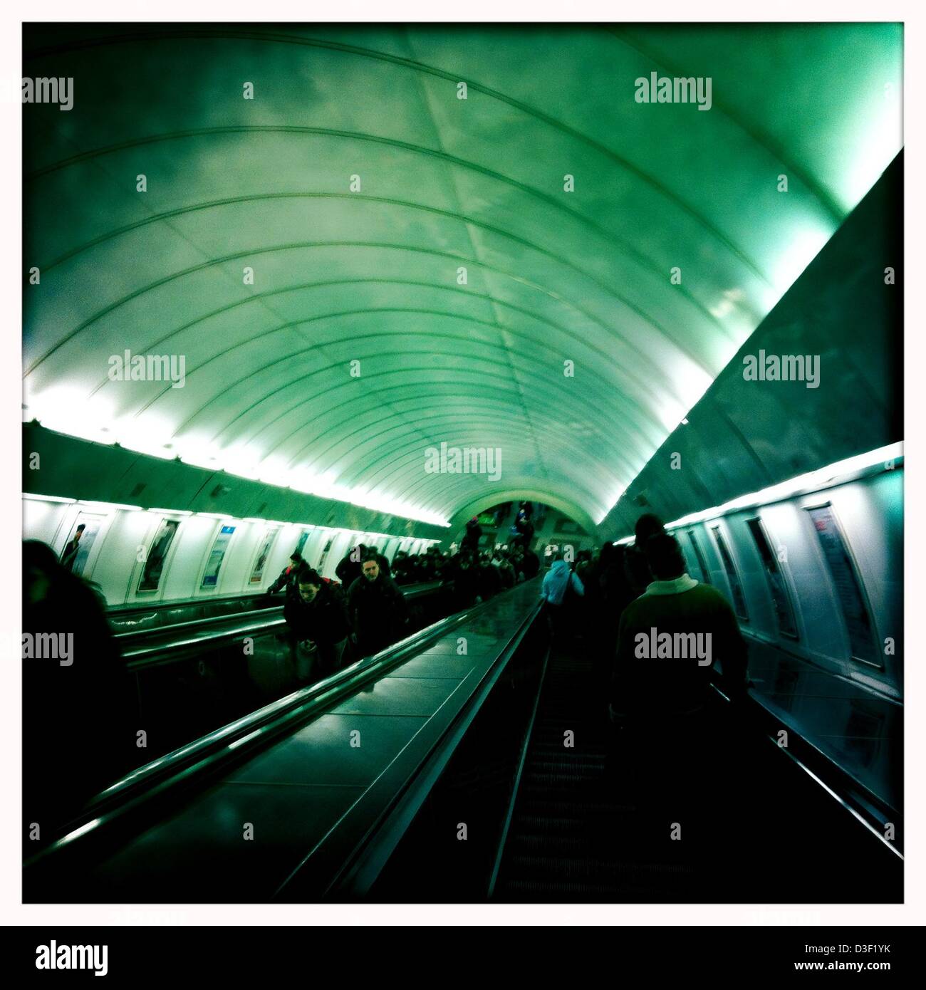 7. Februar 2013 - Prag, Tschechische Republik - Prag-u-Bahn-System. Prag, die Hauptstadt der Tschechischen Republik ist. Heimat einer Reihe von berühmten kulturelle Attraktionen wie Prager Burg, Karlsbrücke, Altstädter Ring, das jüdische Viertel, Lennon-Mauer und Pet? Ãn Hügel. Rund 5 Millionen Besucher pro Jahr gehen die umfangreiche historische Zentrum von Prag, die in die UNESCO-Liste des Weltkulturerbes, fotografiert mit dem Iphone app Hipstamatic, Prag, Tschechische Republik enthalten ist. (Kredit-Bild: © Veronika Lukasova/ZUMAPRESS.com) Stockfoto