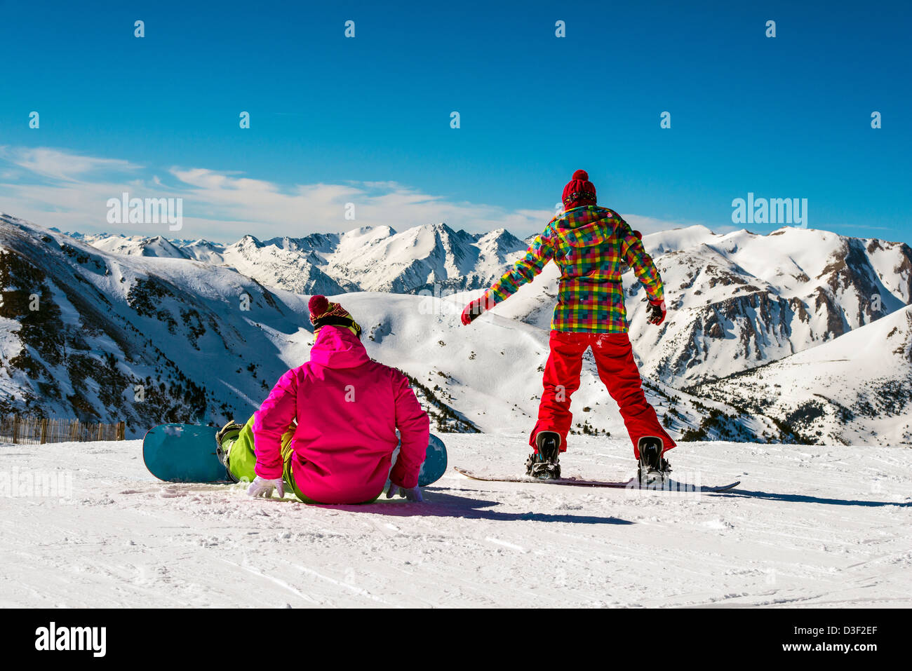 Junge Snowboarder auf El Tarter ski-Pisten, Grandvalira, Pyrenäen, Andorra Stockfoto