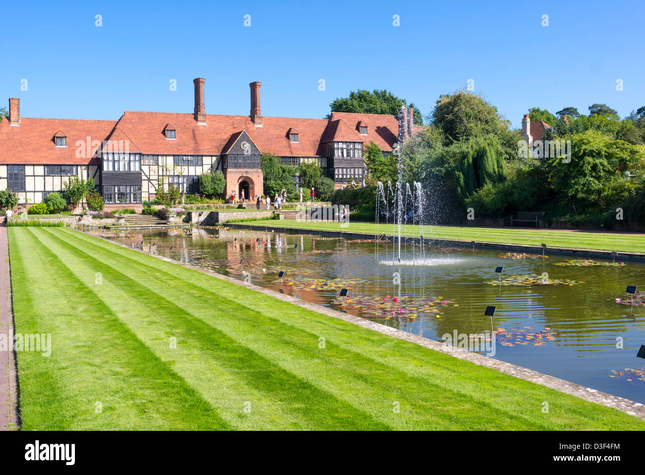 Labor- und Kanal an der RHS Wisley Garden in England Stockfoto