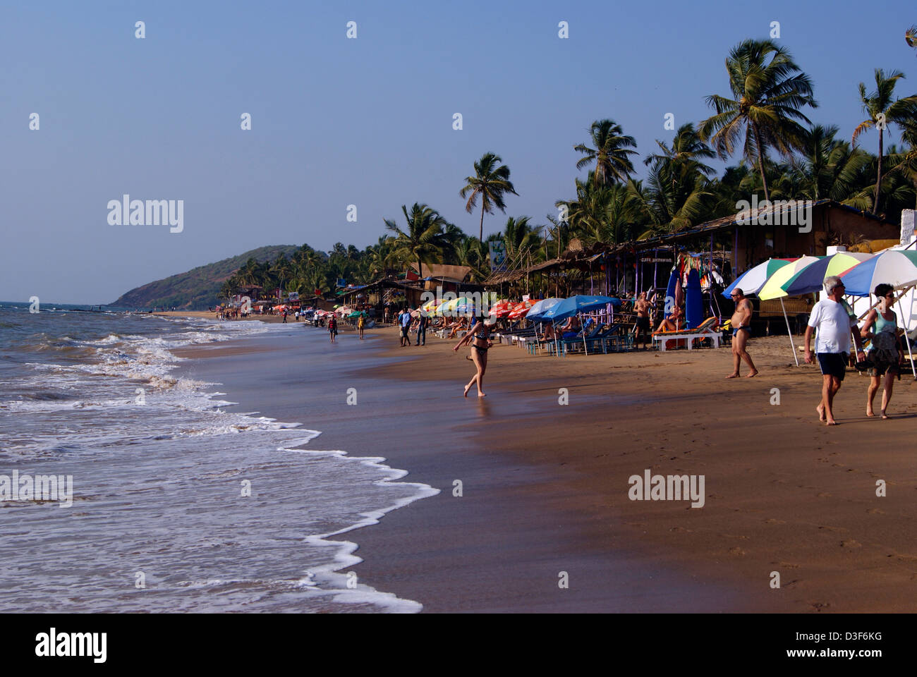 Anjuna Beach Goa Ausländer und Touristen Attraktion Reiseziel Indien Stockfoto