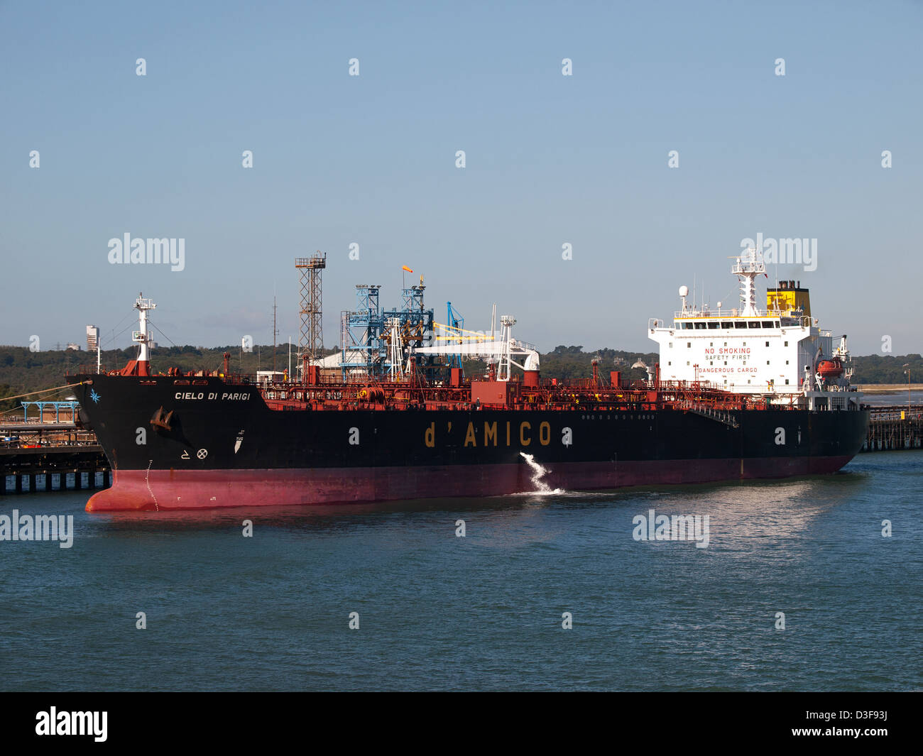 Öl-Tanker Cielo Di Parigi festgemacht an der Esso Fawley Ölraffinerie Hampshire England UK Stockfoto