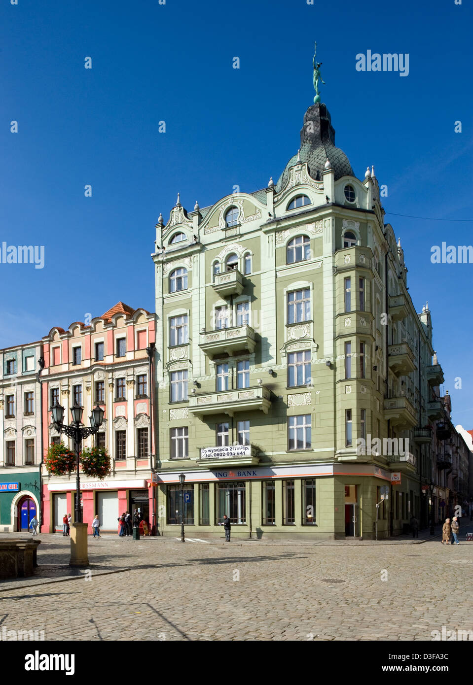 Swidnica, Polen, restaurierte Häuser auf dem Marktplatz Stockfotografie