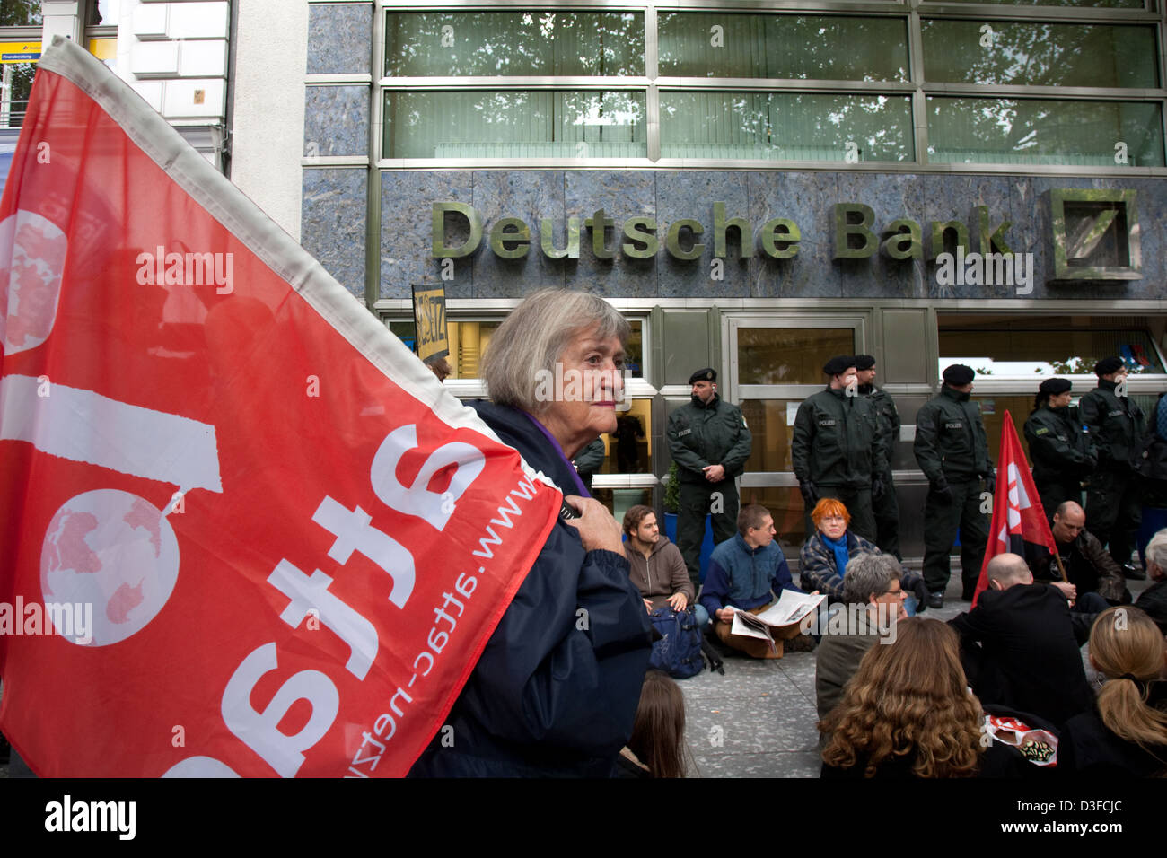 Berlin, Deutschland, Protest vor einer Filiale der Deutschen Bank AG Stockfoto