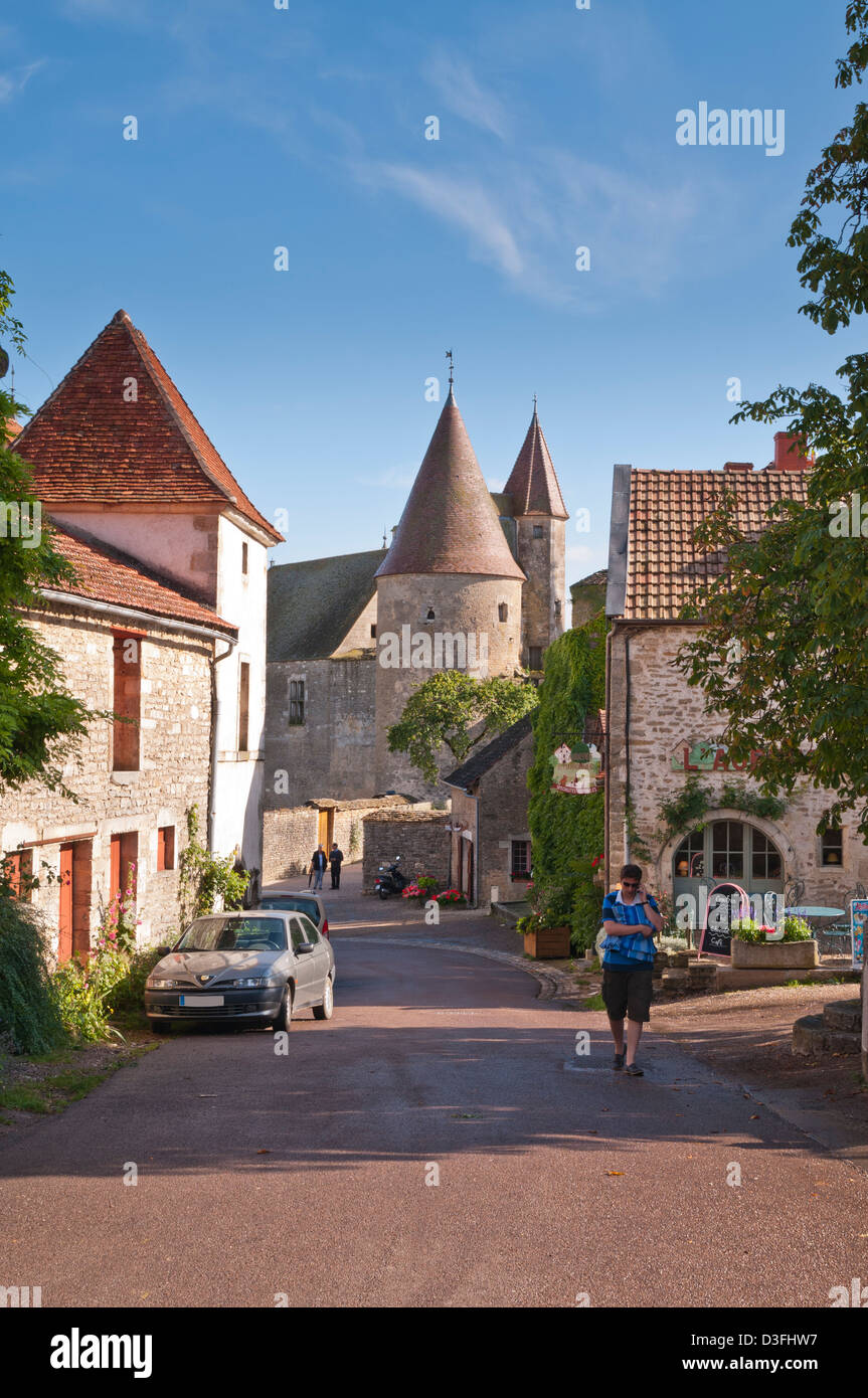 Festung aus dem 14. Jh. in Châteauneuf-En-Auxois, Côte d ' or, Bourgogne, Frankreich Stockfoto