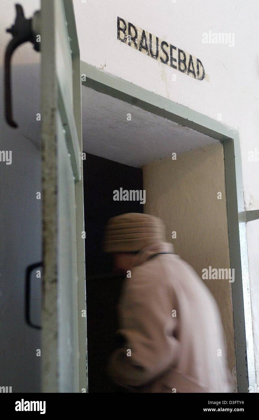 Brausebad a -Fotos und -Bildmaterial in hoher Auflösung – Alamy