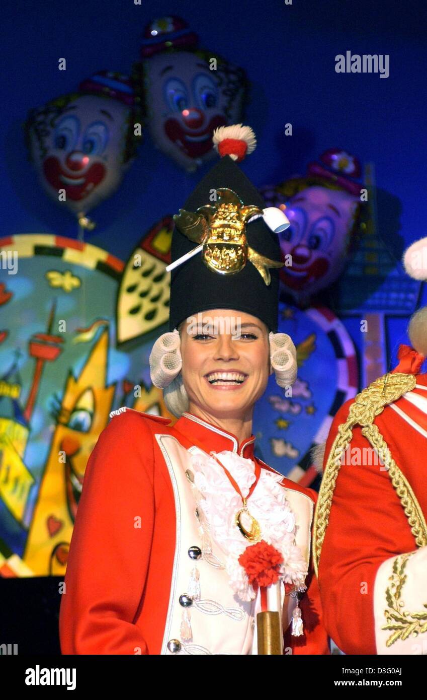 (Dpa) deutsche Supermodel Heidi Klum, gekleidet in 'Funkischer