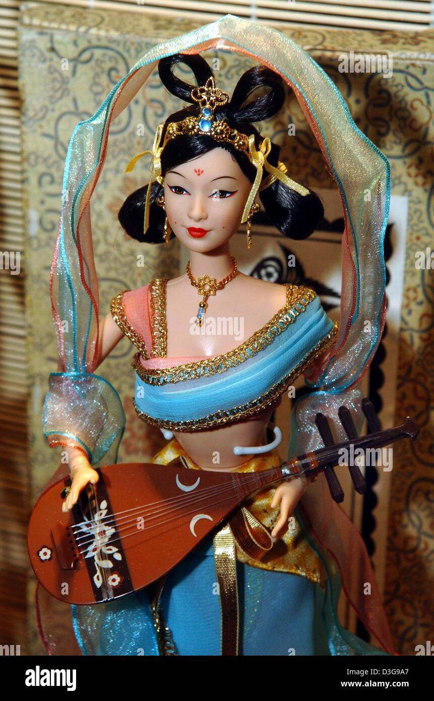 Menschliches interesse hum spiele spielzeug barbie puppe japanisch yuming  deutschland -Fotos und -Bildmaterial in hoher Auflösung – Alamy