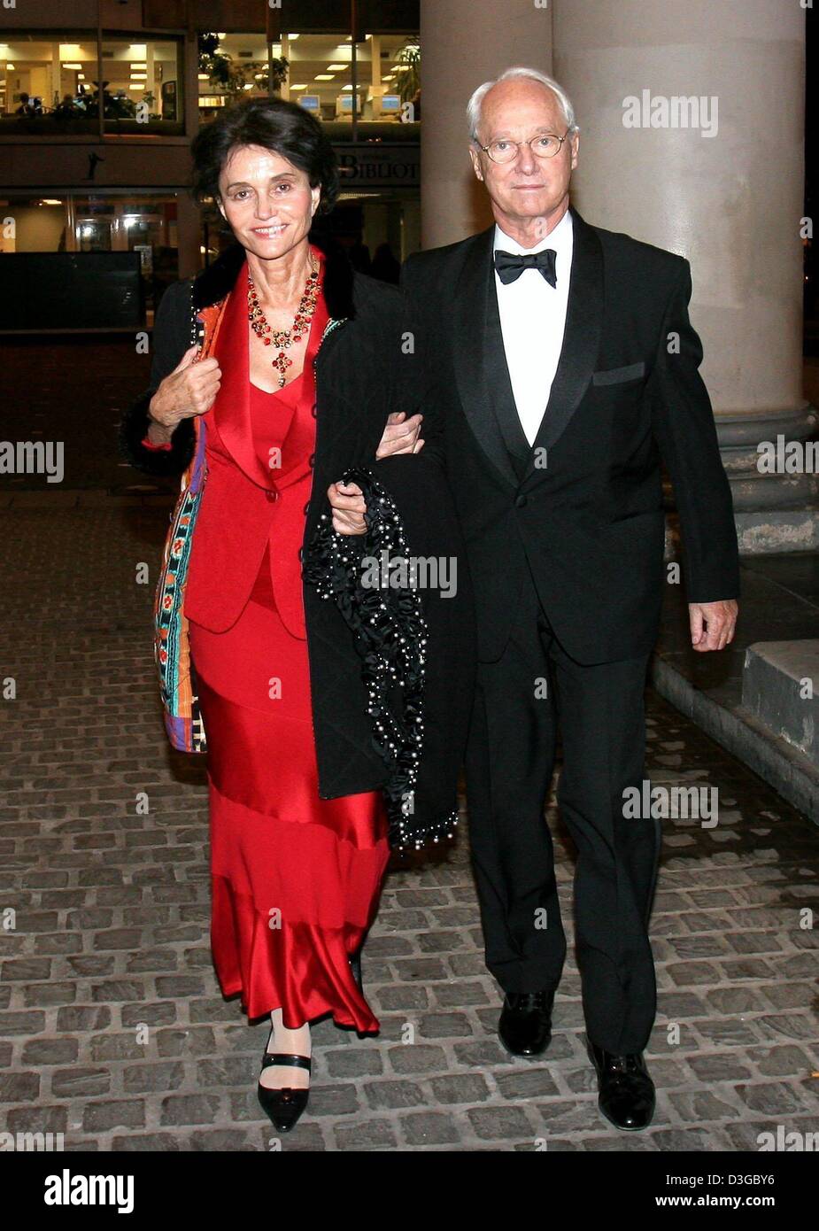 (Dpa) Carlos Hugo Herzog von BourbonParma kommt zusammen mit seiner Schwester beim (Dpa) Carlos Hugo Herzog von BourbonParma kommt zusammen mit seiner Schwester beim