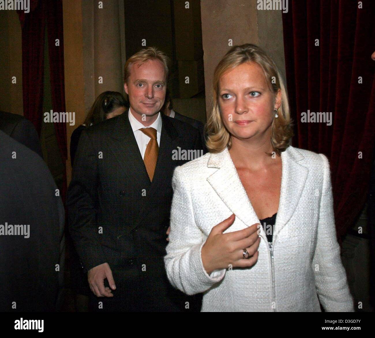 (Dpa) Prinz Carlos von BourbonParma und Prinzessin Maria Carolina